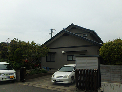長野市にて外壁塗装はじまりました『長野市の外壁塗装・屋根塗装お任せください』 Before 写真