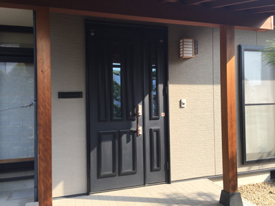 長野市吉田の現場では白木のあく洗い・しみ抜きが行われています。『長野市木部染み抜き・あく洗い工事』 Before 写真