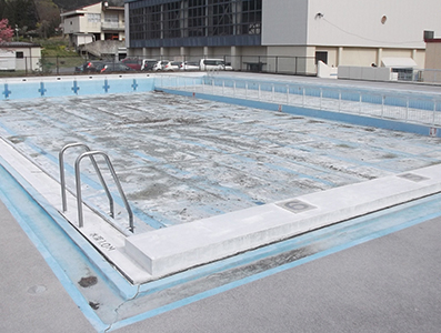 中野市　プール塗装工事 写真