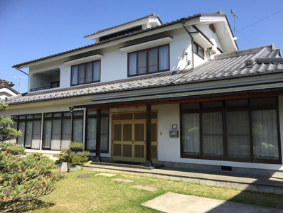 長野市内外壁塗装工事『足場の設置』 Before 写真
