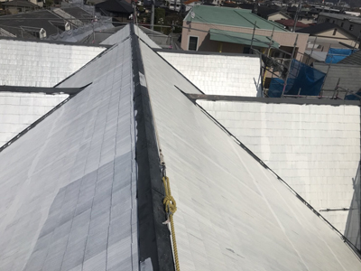 長野市内で付加価値を付けた屋根塗装施工中です。 After 写真