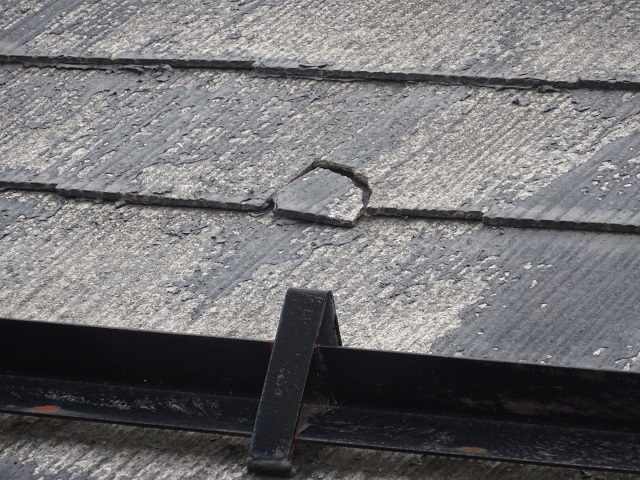 施工前　屋根材の欠け