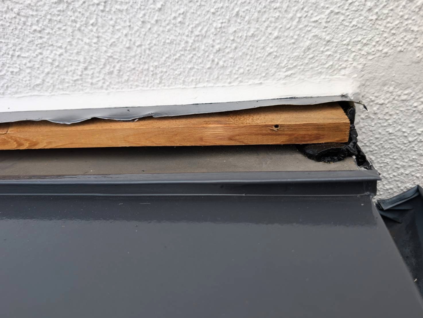 水切り板金の補修