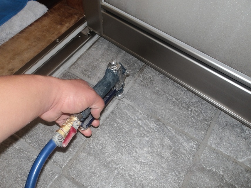 浴室床　薬剤散布