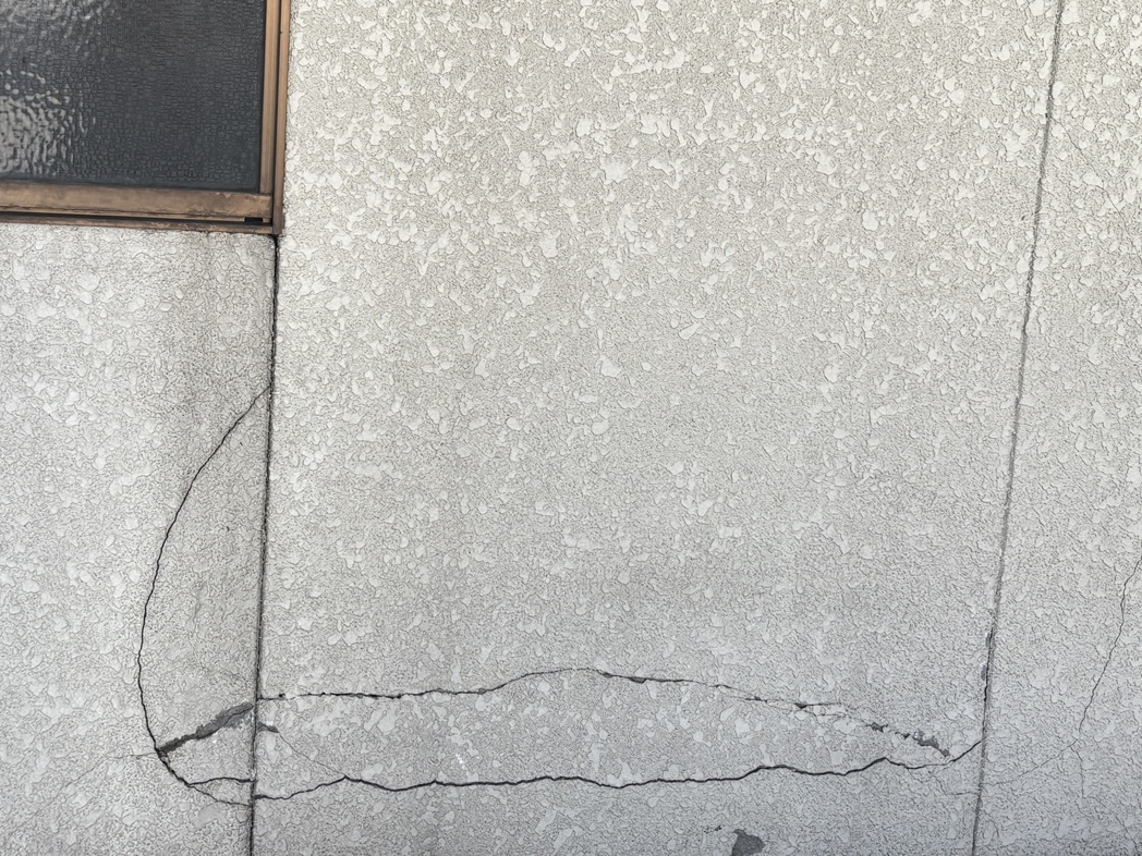 外壁のひび割れ