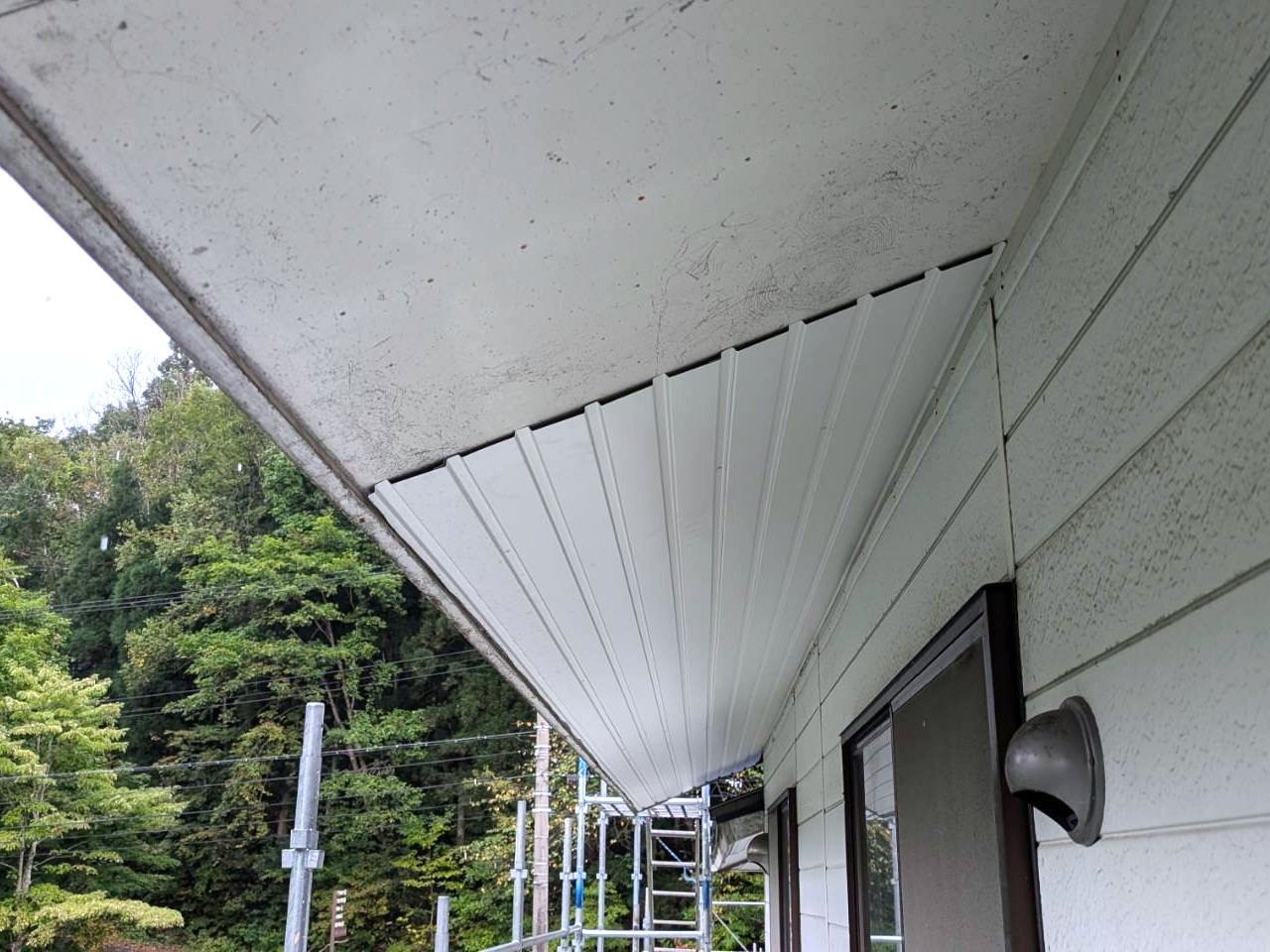 軒天 カバー工法