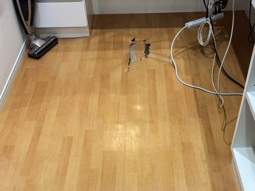 長野市　医療施設　床工事 Before 写真