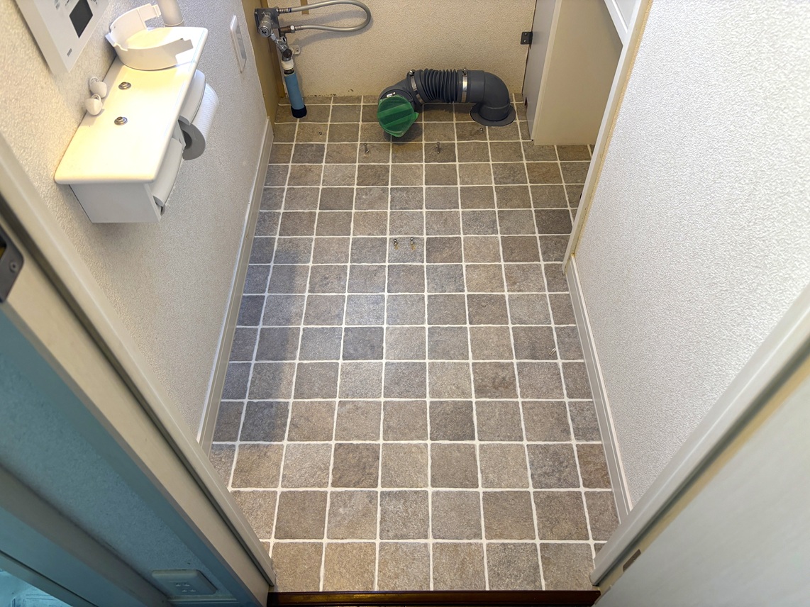 トイレ施工後(着前)
