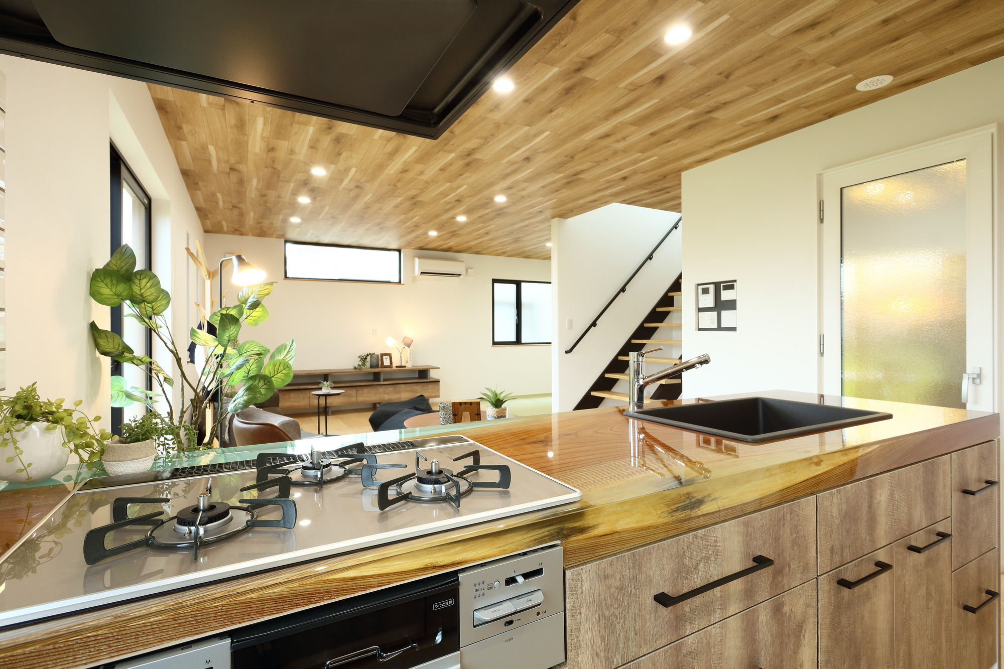 住まいを快適にする内装仕上げ材の選び方｜注目すべき機能とは？ | 株式会社霜鳥（しろくまペイント）