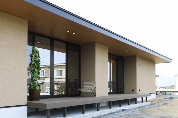 屋根の軒先とは？軒下との違いや役割、修理方法と費用相場を解説 | 株式会社霜鳥（しろくまペイント）